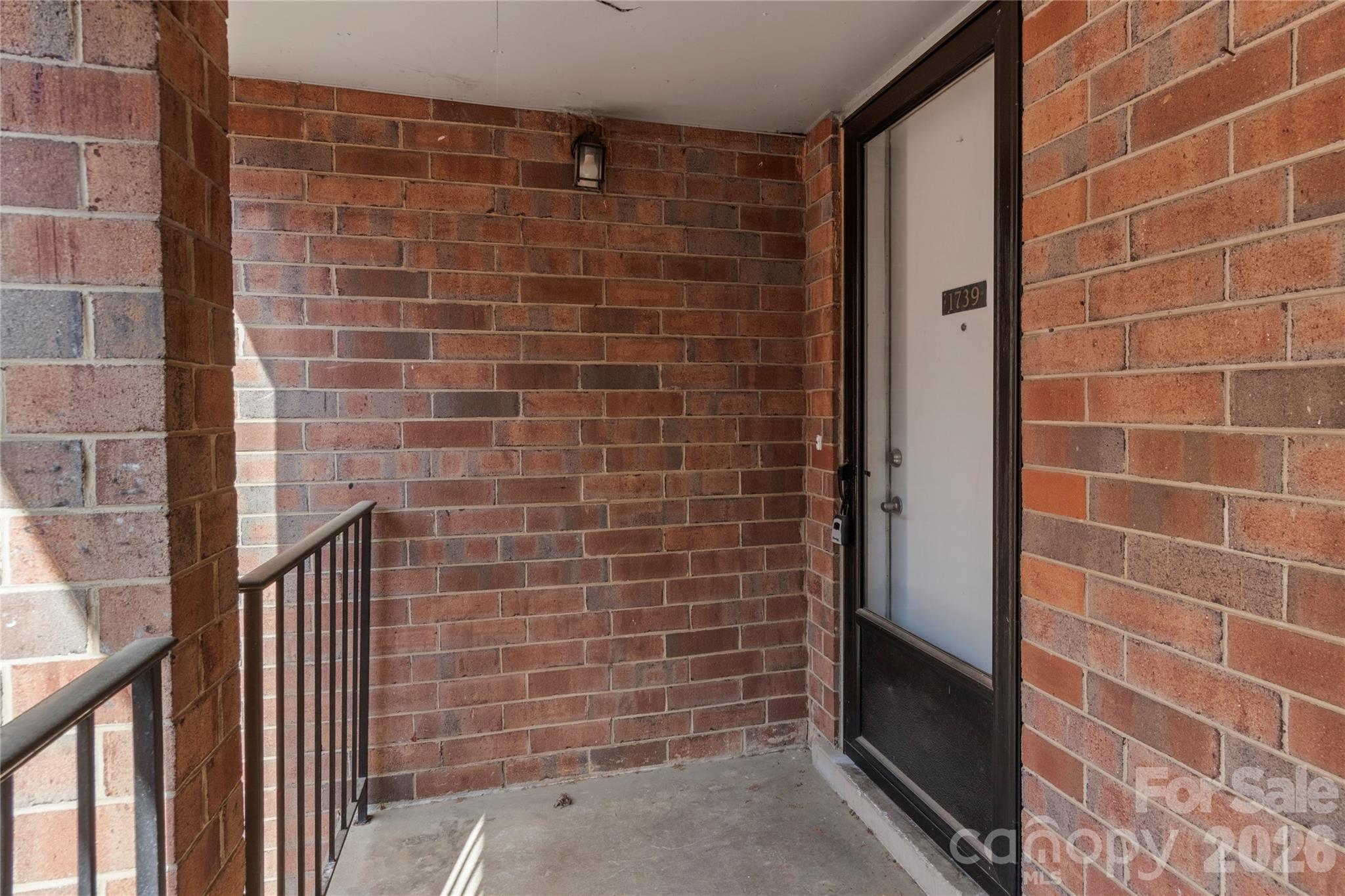 1739 S Hawthorne Road