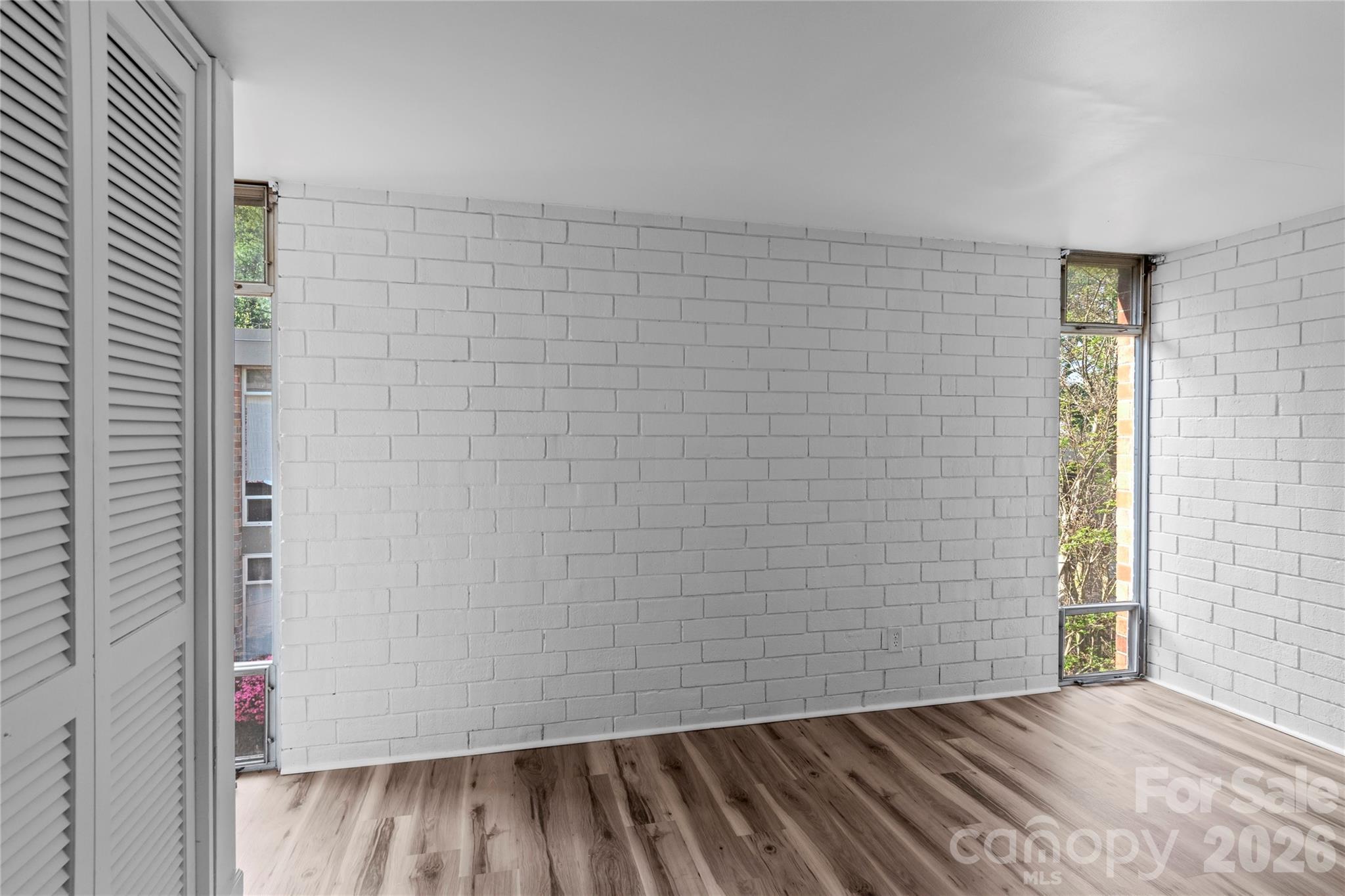 Hawthorne Court Condominiums - Residential