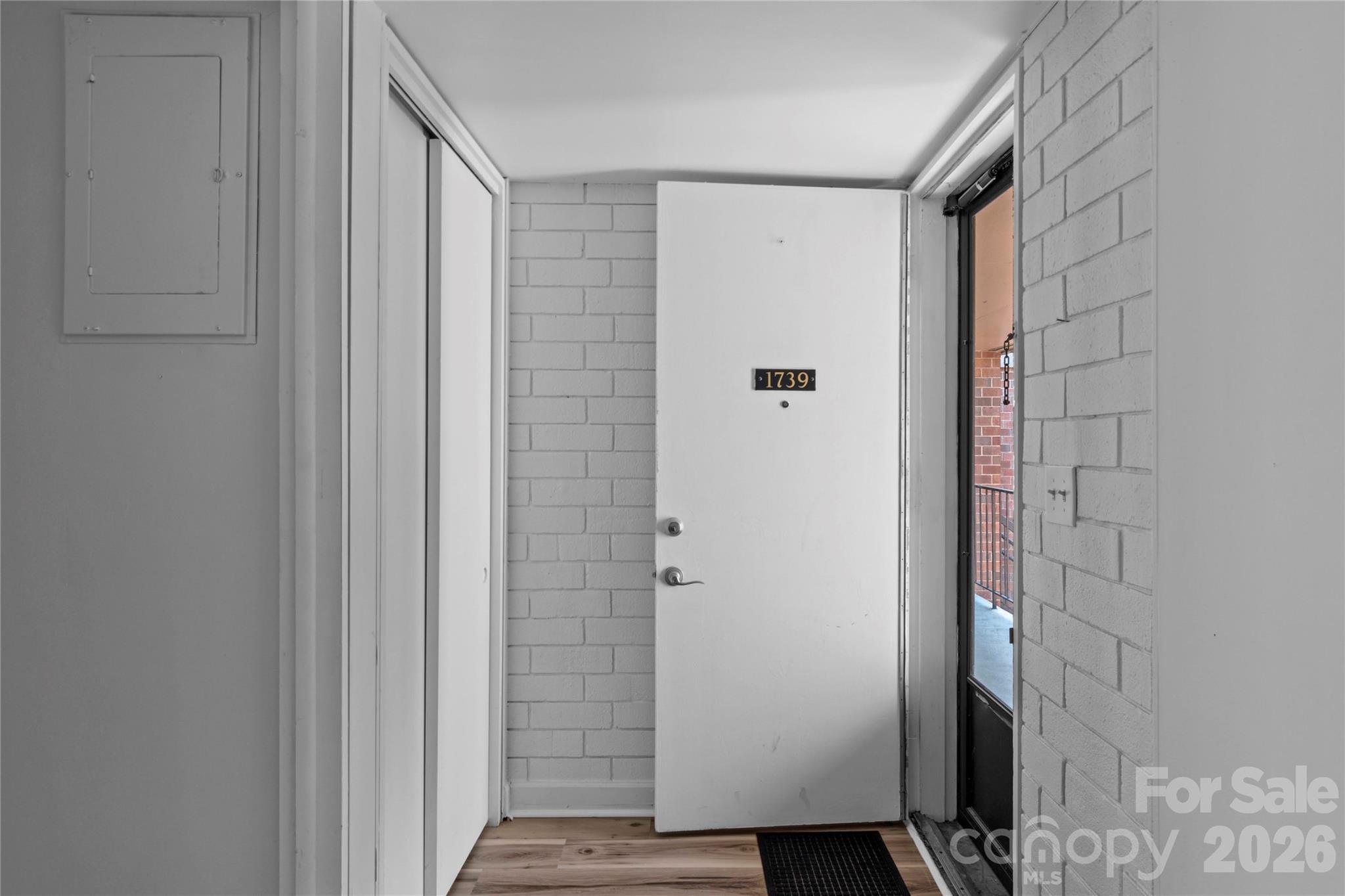 1739 S Hawthorne Road