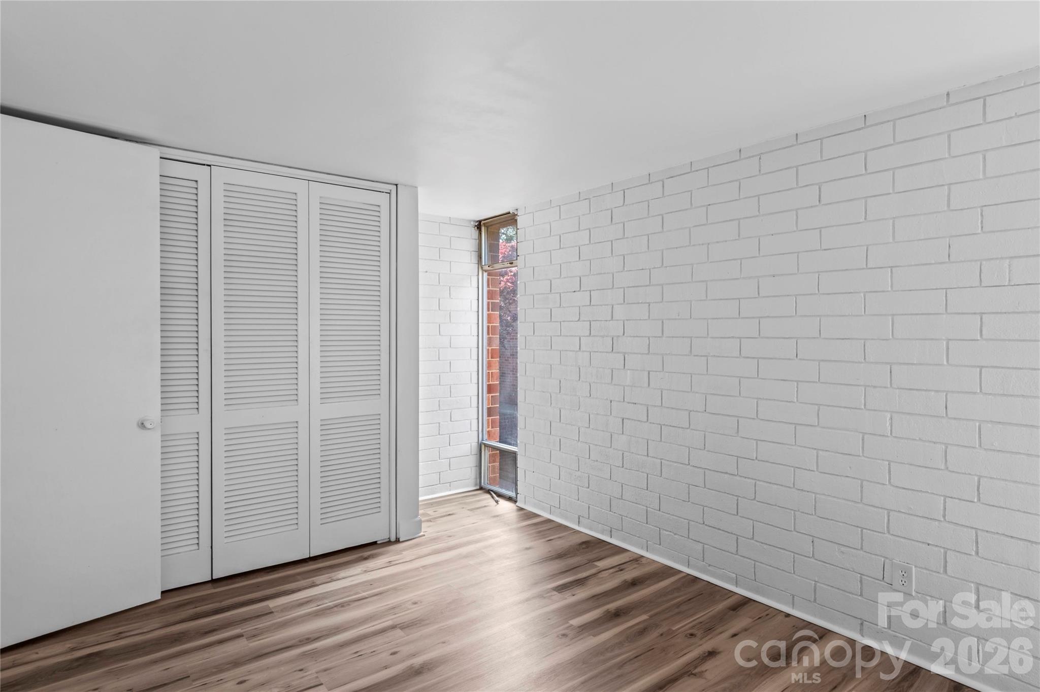 Hawthorne Court Condominiums - Residential