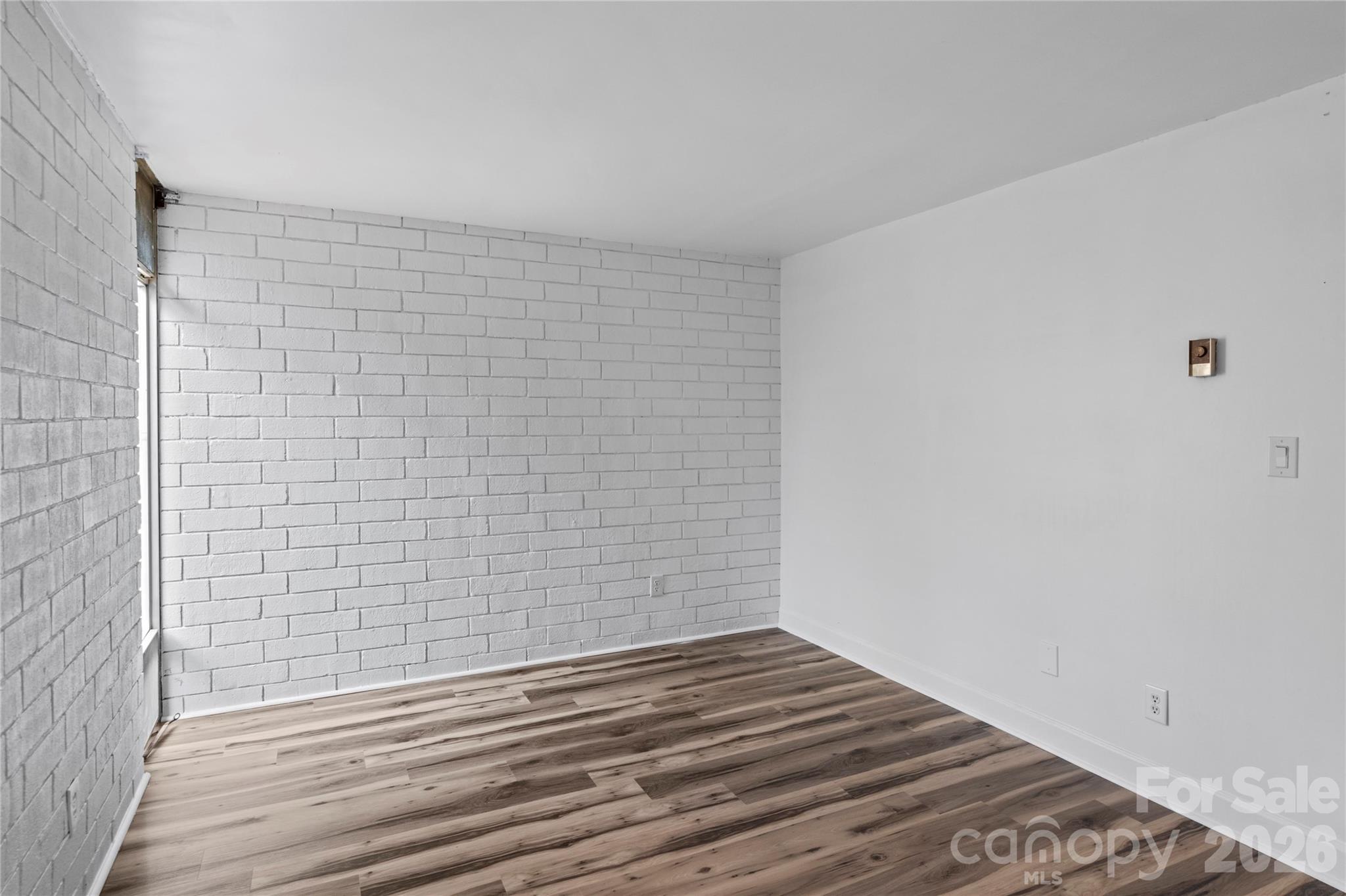 Hawthorne Court Condominiums - Residential