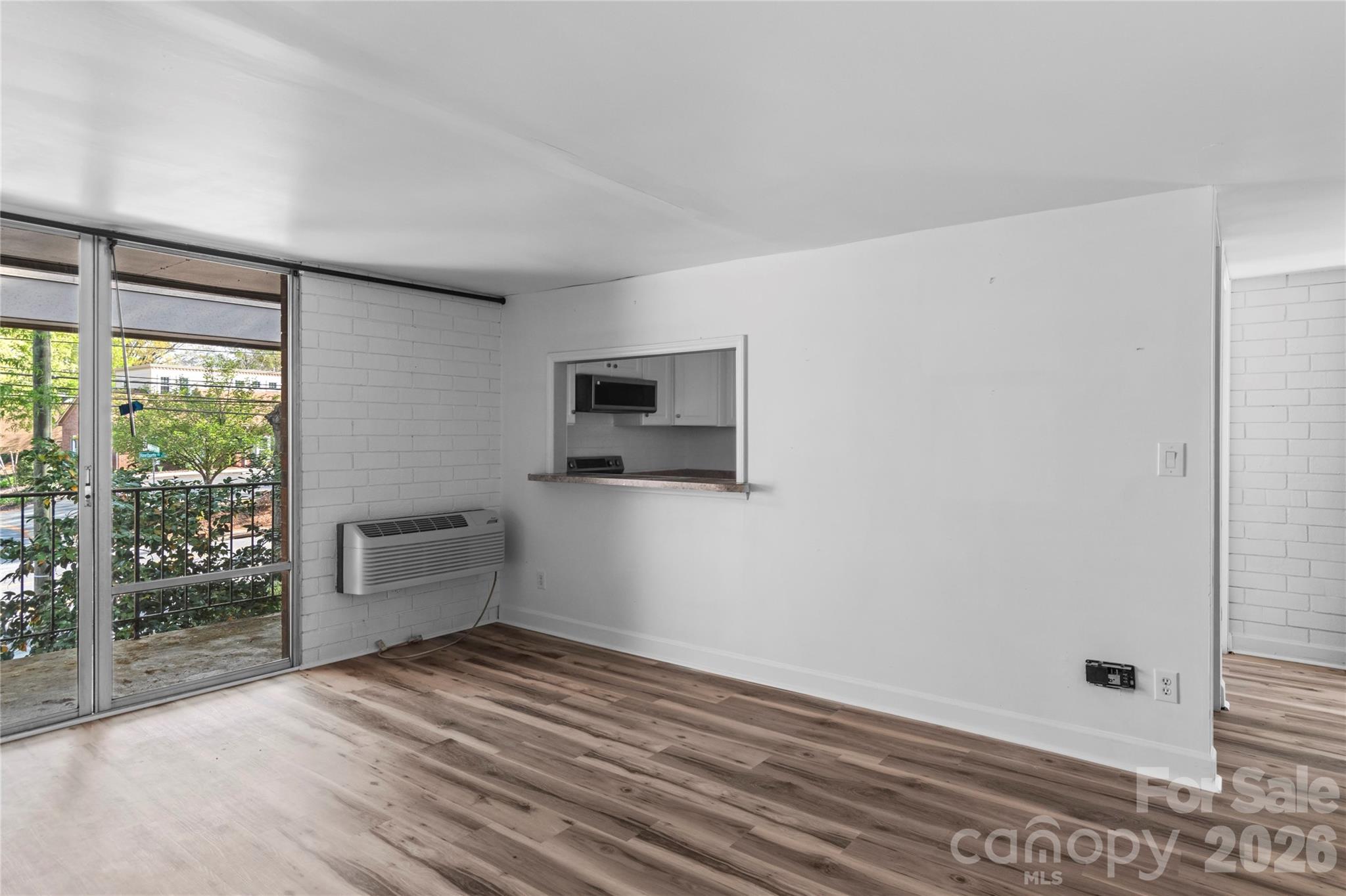 Hawthorne Court Condominiums - Residential