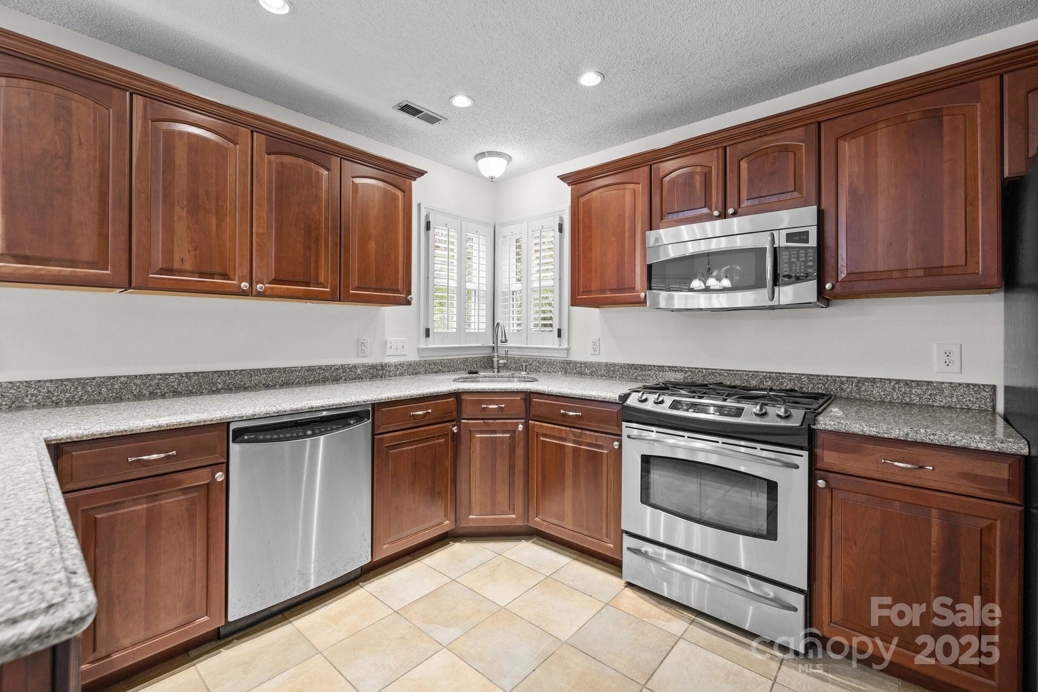 Cameron Wood - Residential