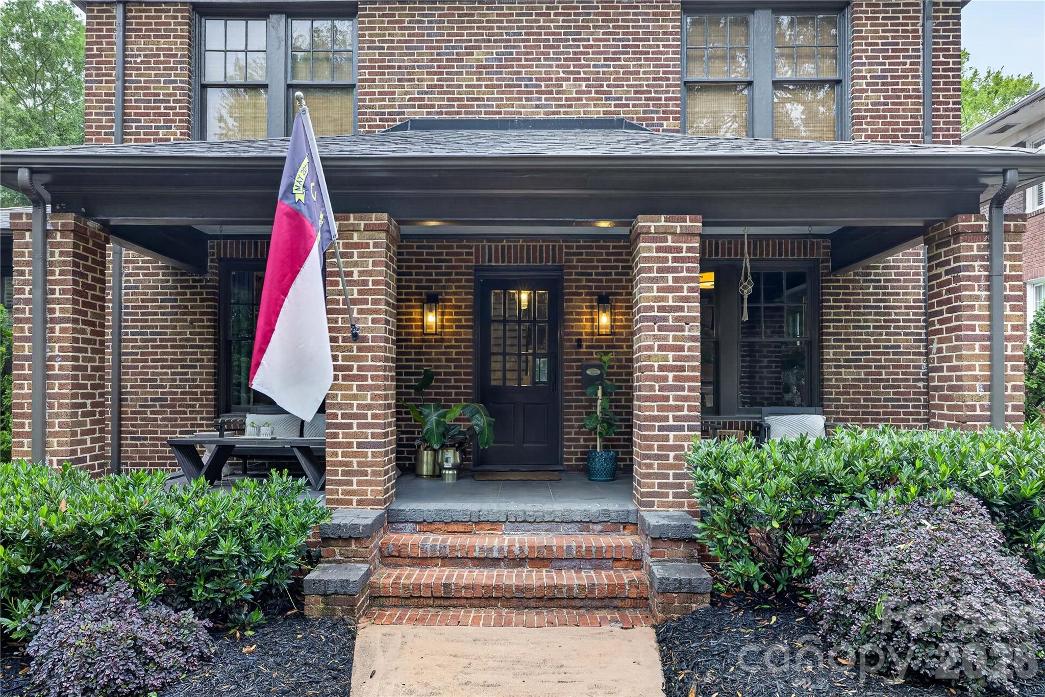 724 Grandin Road