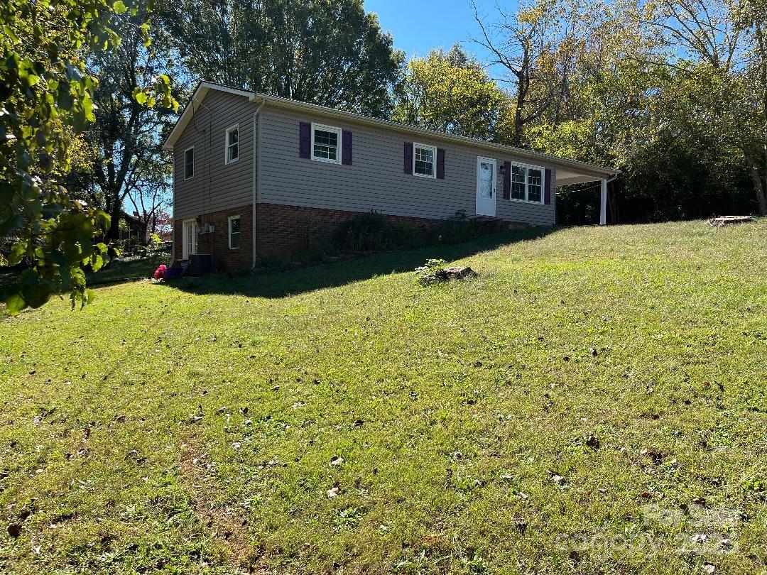 1115 Sandhurst Drive 9