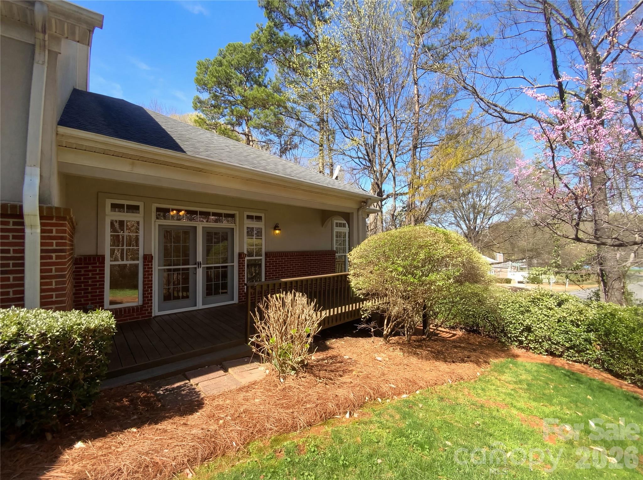 Davis Lake - Residential