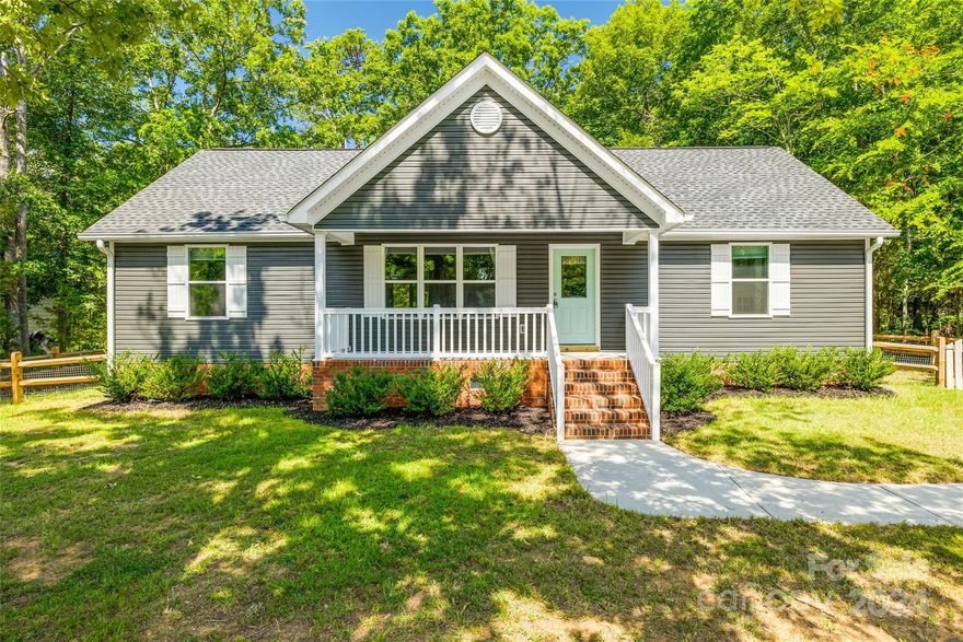 Welcome to 504 1/2 Putter Place, Chester SC! Don't waste any time to come see this beautiful 3-bedroom, 2-bathroom home that was just built in 2021! This home boasts an open floor plan, featuring LVP flooring in the main living areas, a vaulted ceiling in the main living area, and an abundance of natural light filling every corner, creating a warm and inviting atmosphere. The kitchen features sleek stainless appliances, nice cabinet space, and gorgeous granite countertops. Outside, you can relax on the oversized screened-in back porch or the charming front porch, perfect for enjoying your morning coffee or evening sunsets. This home is positioned perfectly between Richburg and Chester and only minutes from the Interstate! With its modern amenities and beautiful design, this home is a true gem. Don’t miss out on this fantastic opportunity—schedule your showing today and see for yourself all that this incredible home has to offer!