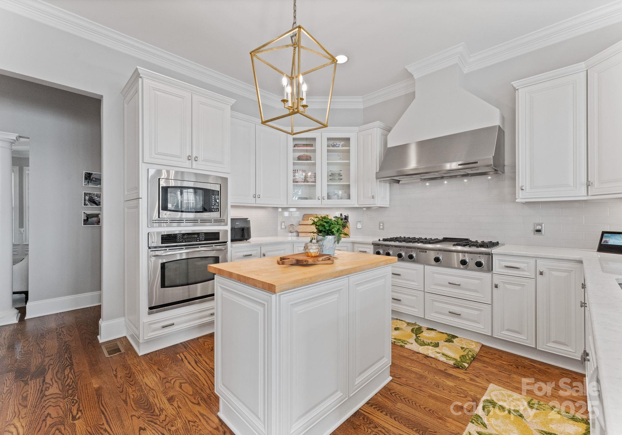 3996 Channel Point Lane