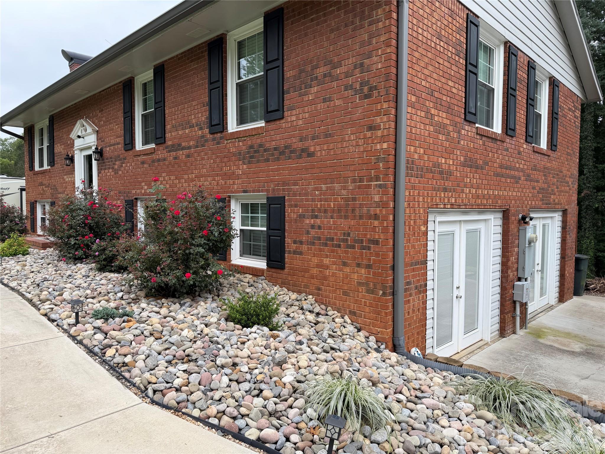 1000 Beaumont Poplar Street