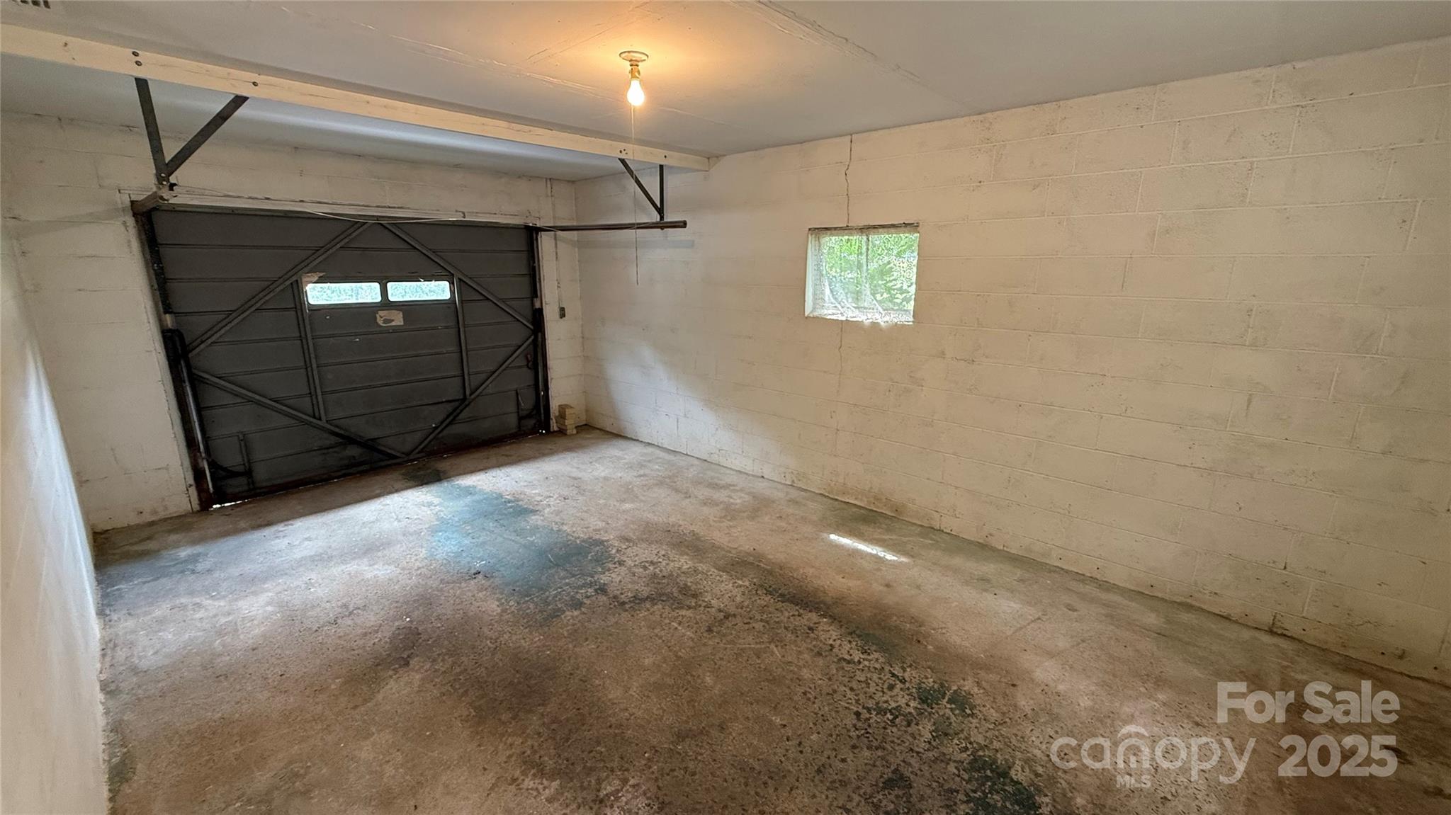 Morganton, North Carolina 28655, United States, 2 Bedrooms Bedrooms, ,1 BathroomBathrooms,Residential,Under Contract,194187