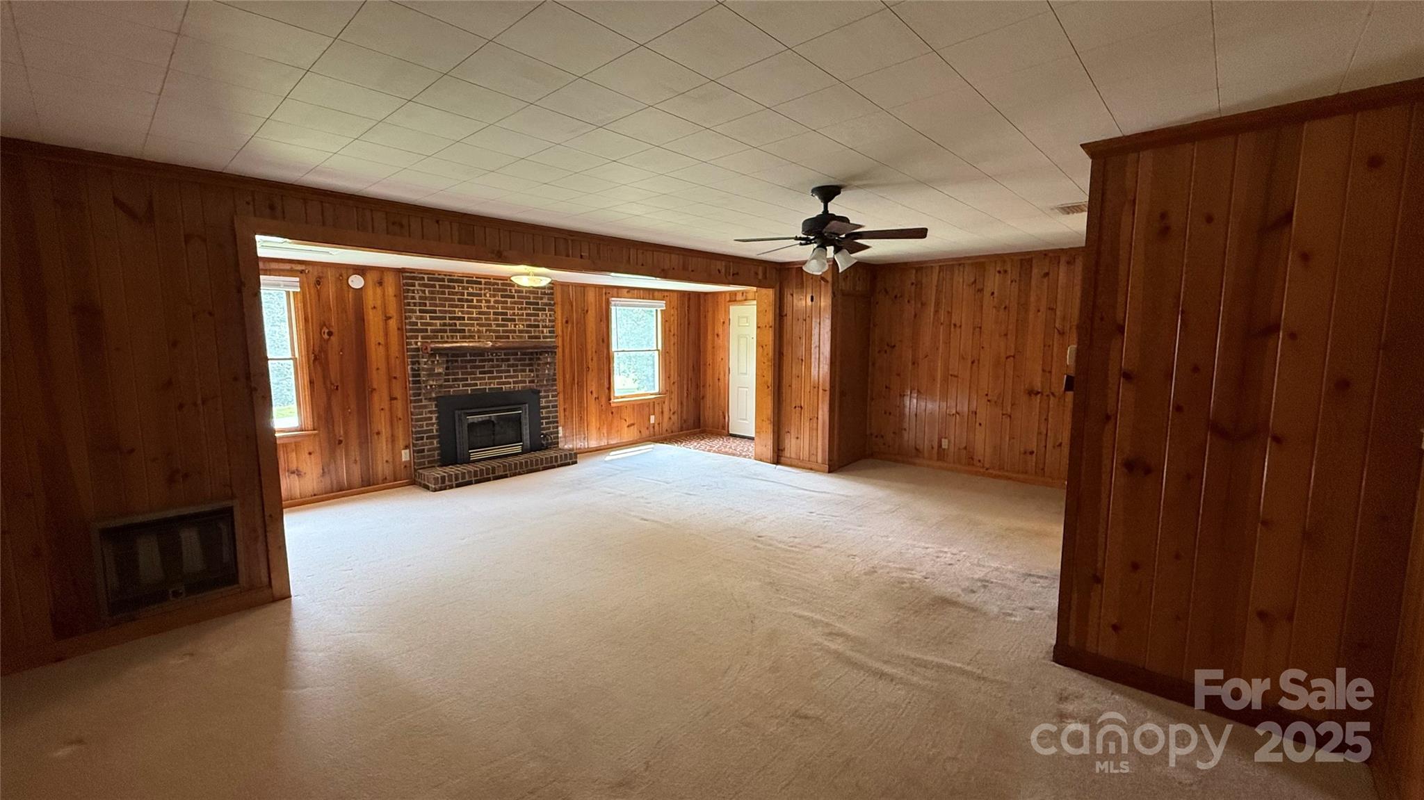 Morganton, North Carolina 28655, United States, 2 Bedrooms Bedrooms, ,1 BathroomBathrooms,Residential,Under Contract,194187