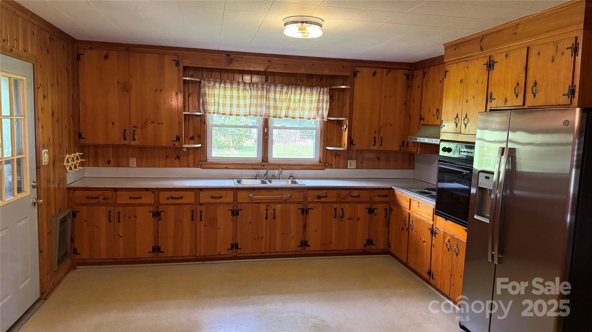 Morganton, North Carolina 28655, United States, 2 Bedrooms Bedrooms, ,1 BathroomBathrooms,Residential,Under Contract,194187