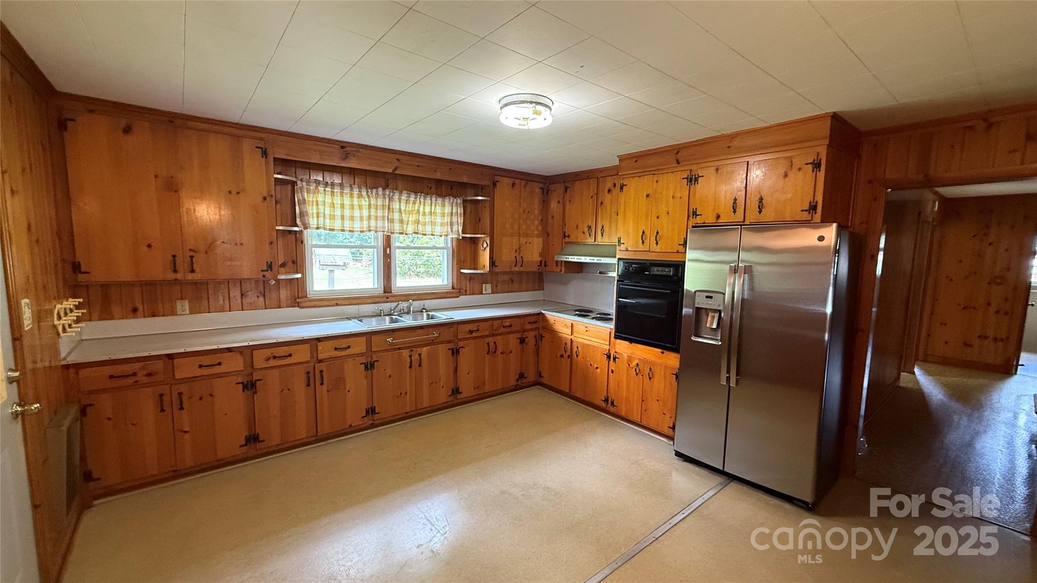 Morganton, North Carolina 28655, United States, 2 Bedrooms Bedrooms, ,1 BathroomBathrooms,Residential,Under Contract,194187