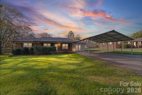 3227 Westover Road Statesville NC 28677