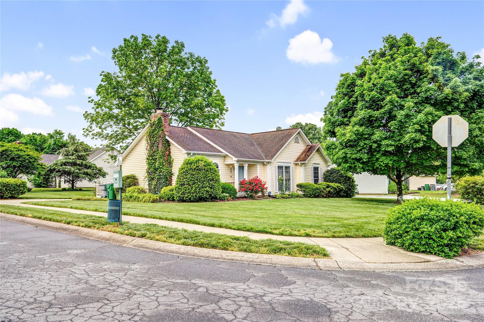 8901 English Saddle Lane