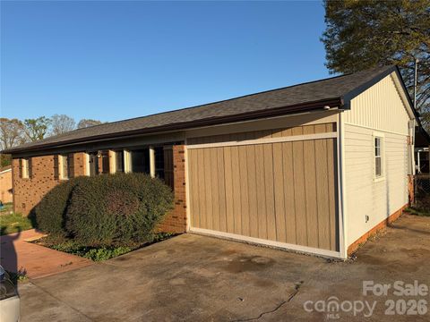 Photo of 2205 Brookneal Drive, Gastonia, NC 28054 (MLS # 4360109)