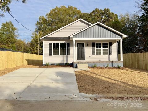 Photo of 406 Grace Street, Salisbury, NC 28144 (MLS # 4312597)