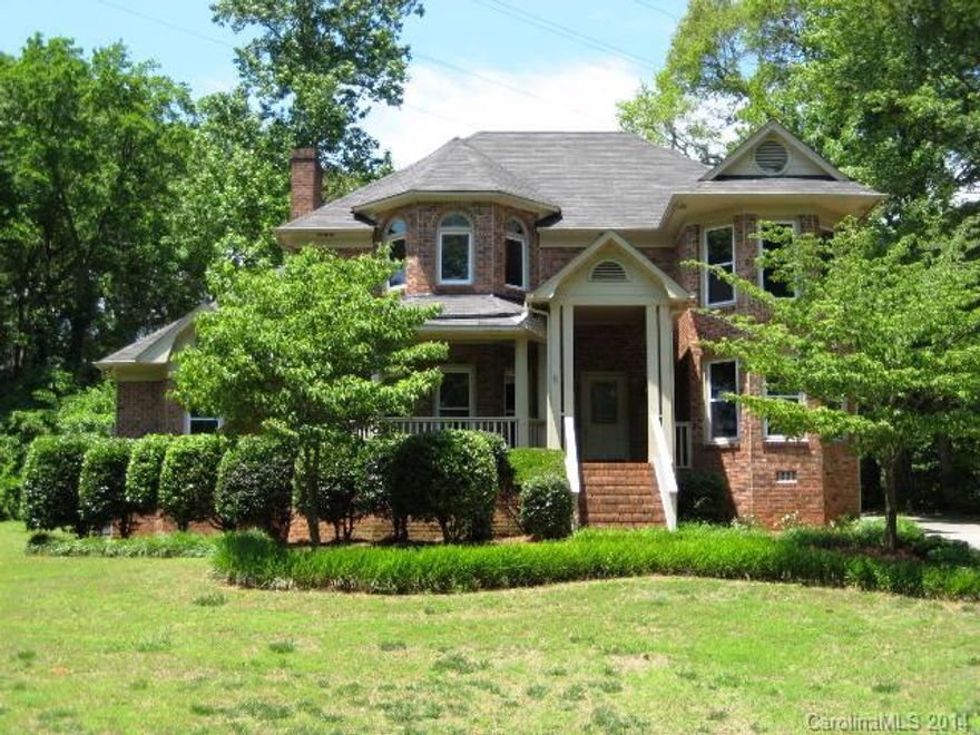 Great Location Brick Home, Spacious family room w/fireplace and gas logs, kitchen w/stainless DW & double oven, tile floors, Breakfast area w/bay window, Formal dining w/hw floors, Some rooms freshly painted, Carpet  2 yrs old and professionaly cleaned, 4th bedroom w/closet or office down stairs, 1 year home warranty! New roof 2014