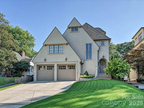 Photo of 3025 Hanson Drive, Charlotte, NC 28207 (MLS # 4419099)