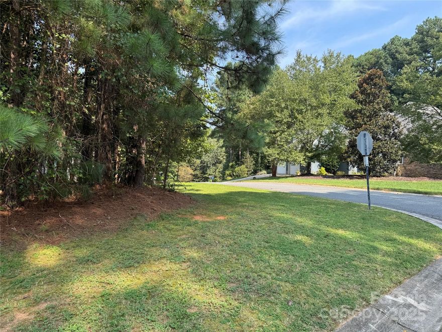 Beautiful Corner building lot, .93 acre, in the beautiful Northview Harbour, Catawba County. This lakefront community features a clubhouse, tennis courts, swimming pool, playground, sidewalks and walking trails. This lot includes a deeded boat slip with a boat lift. Build your dream home and enjoy all the benefits of lake living. Just a short drive to Charlotte, Mooresville, Huntersville, Cornelius, Hickory and surrounding areas.. D-4 # 33 Slip