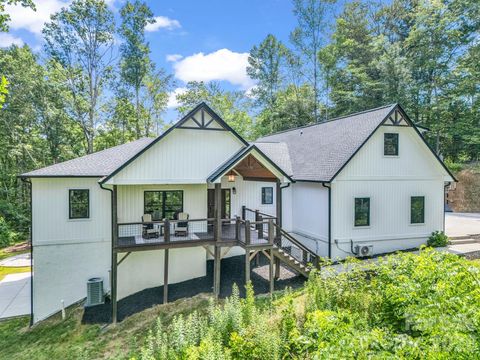 5717 Turnpike Road Horse Shoe NC 28742