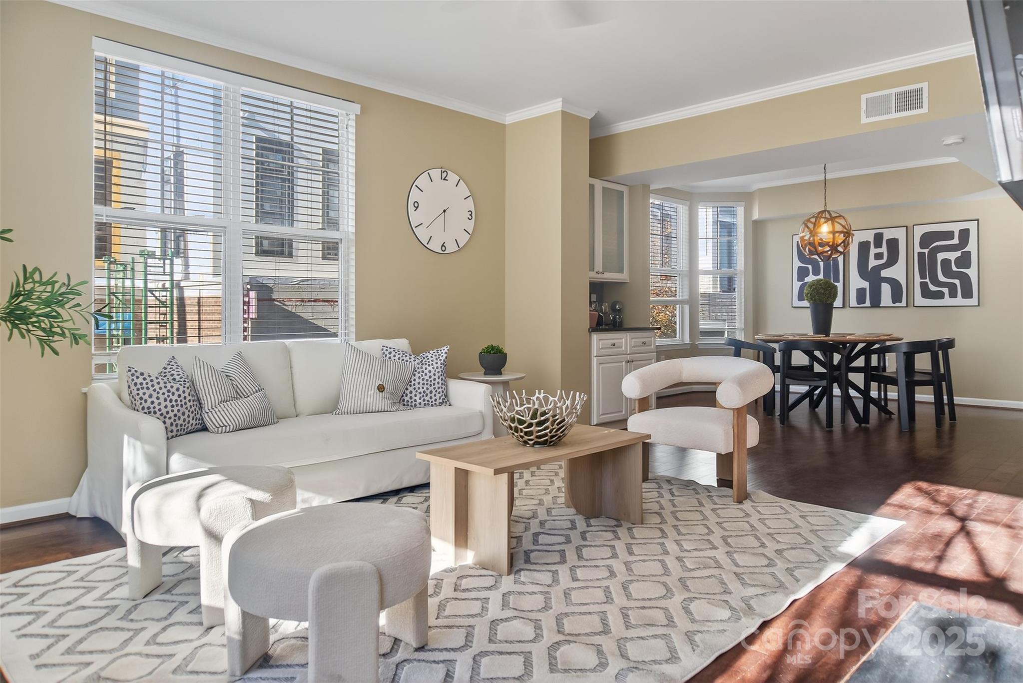 405 W 7th Street 300