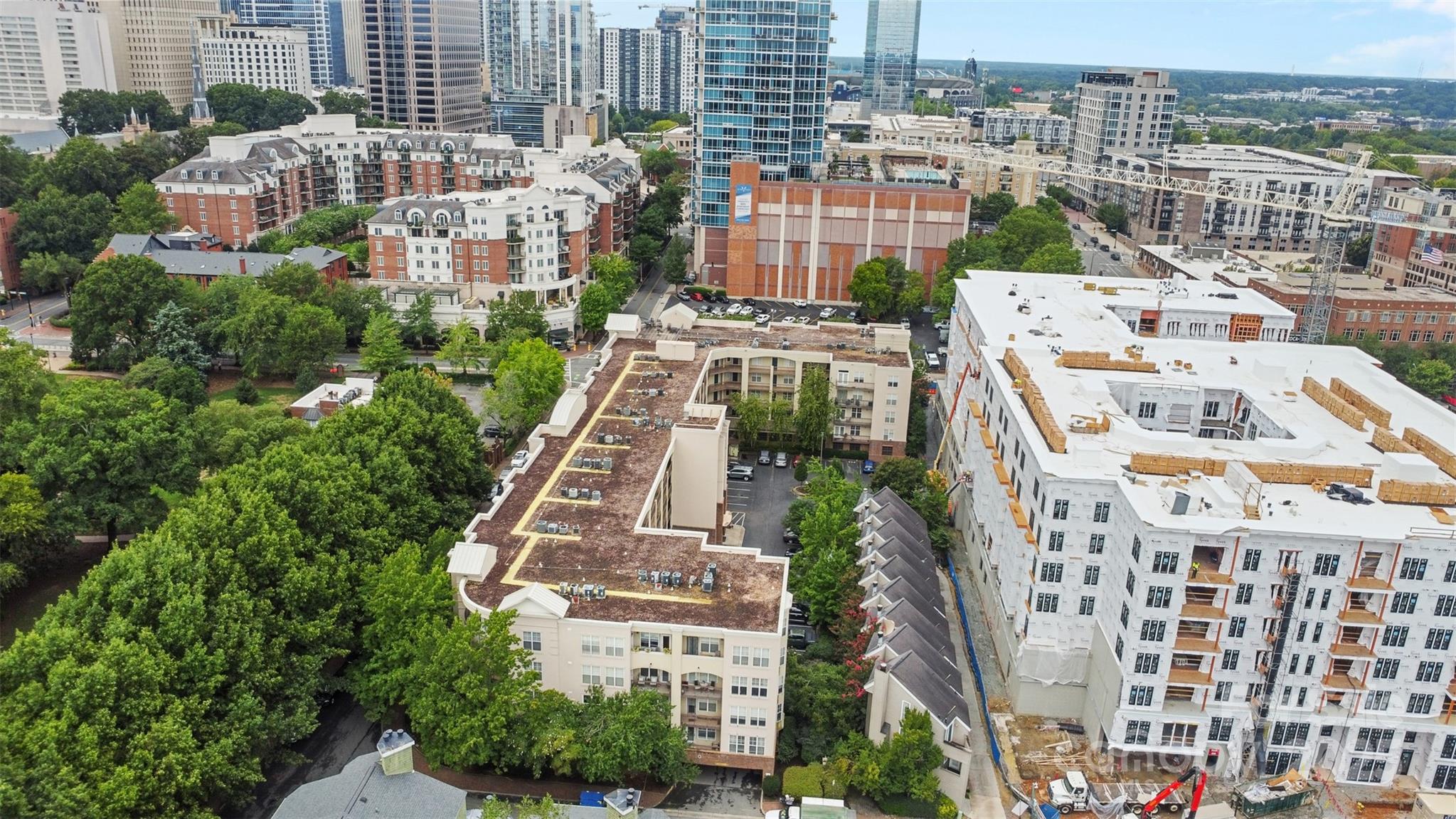 405 W 7th Street 300