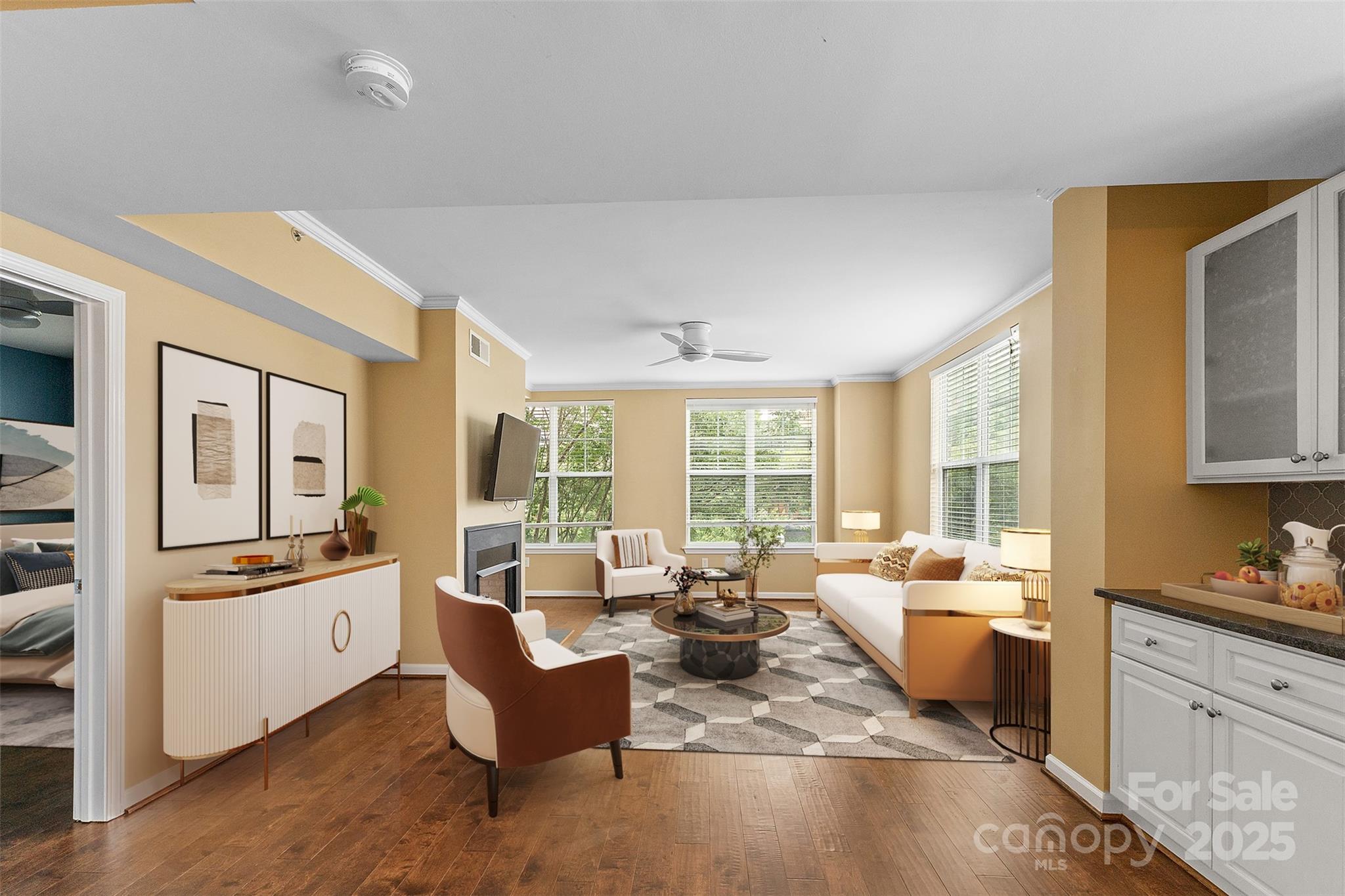 405 W 7th Street 300