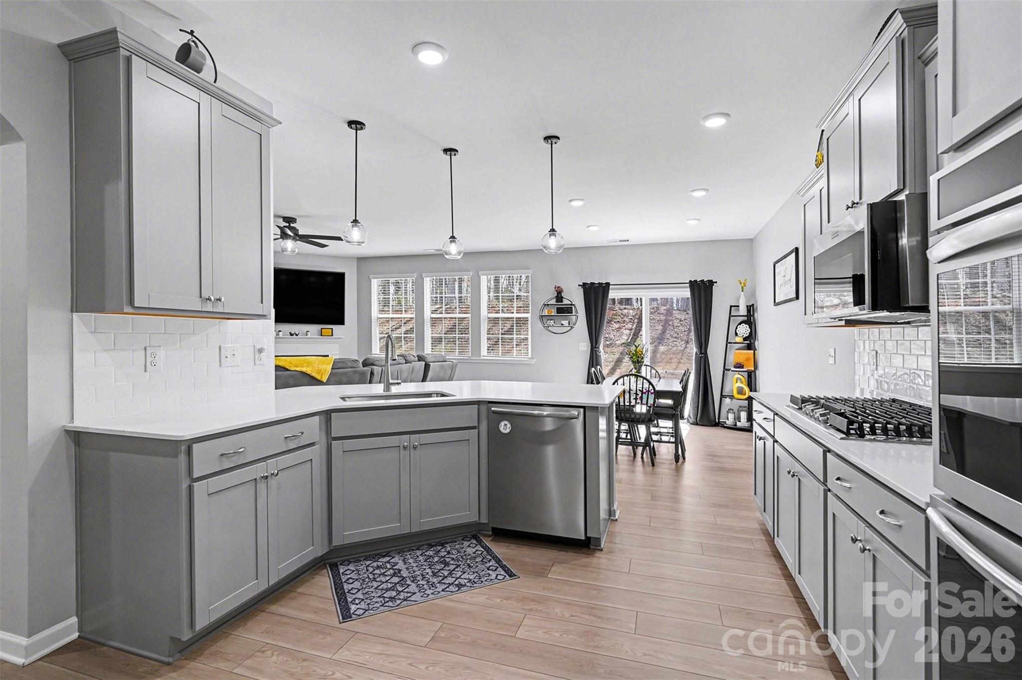 Falls Cove at Lake Norman - Residential