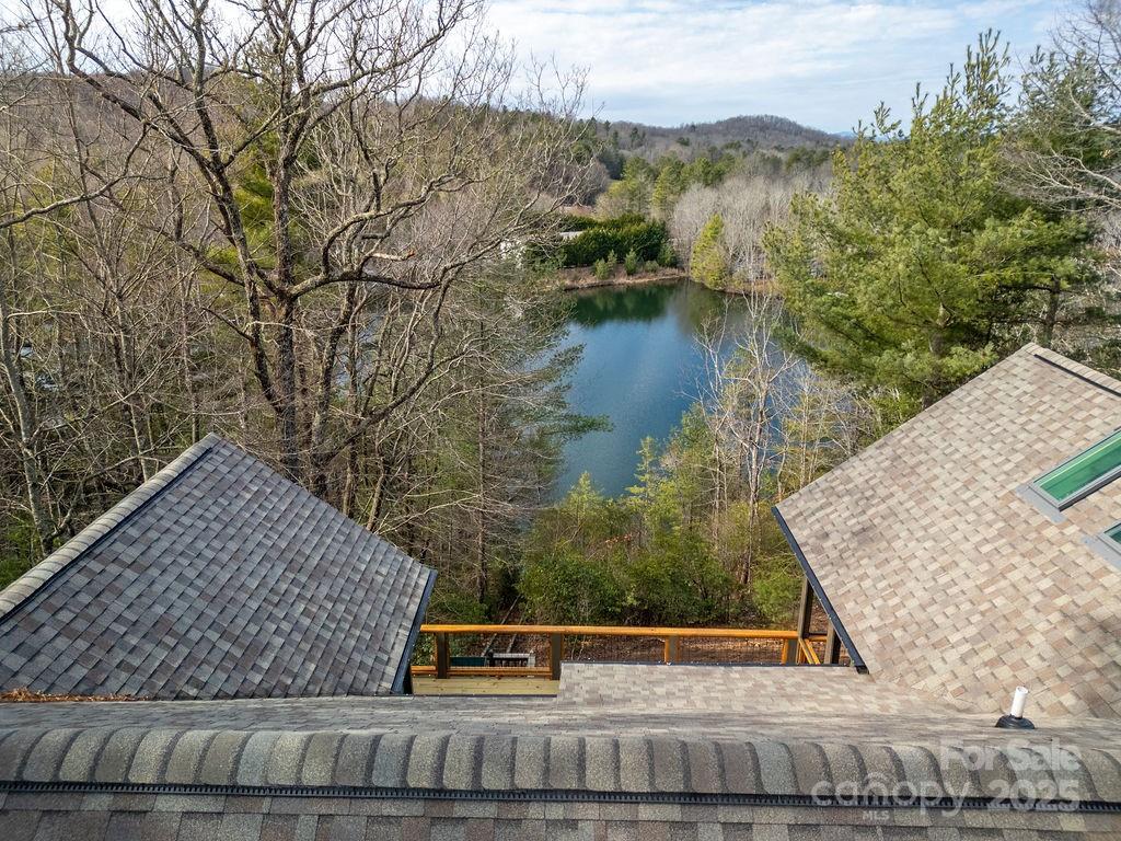 5039 Connestee Trail
