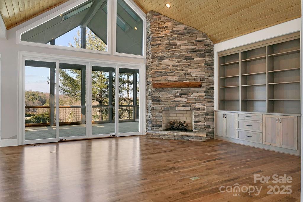 5039 Connestee Trail