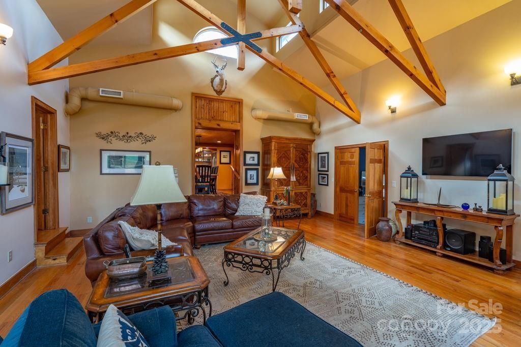 949/951 Watauga River Road