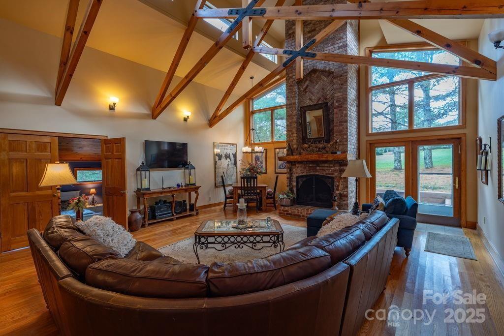 949/951 Watauga River Road