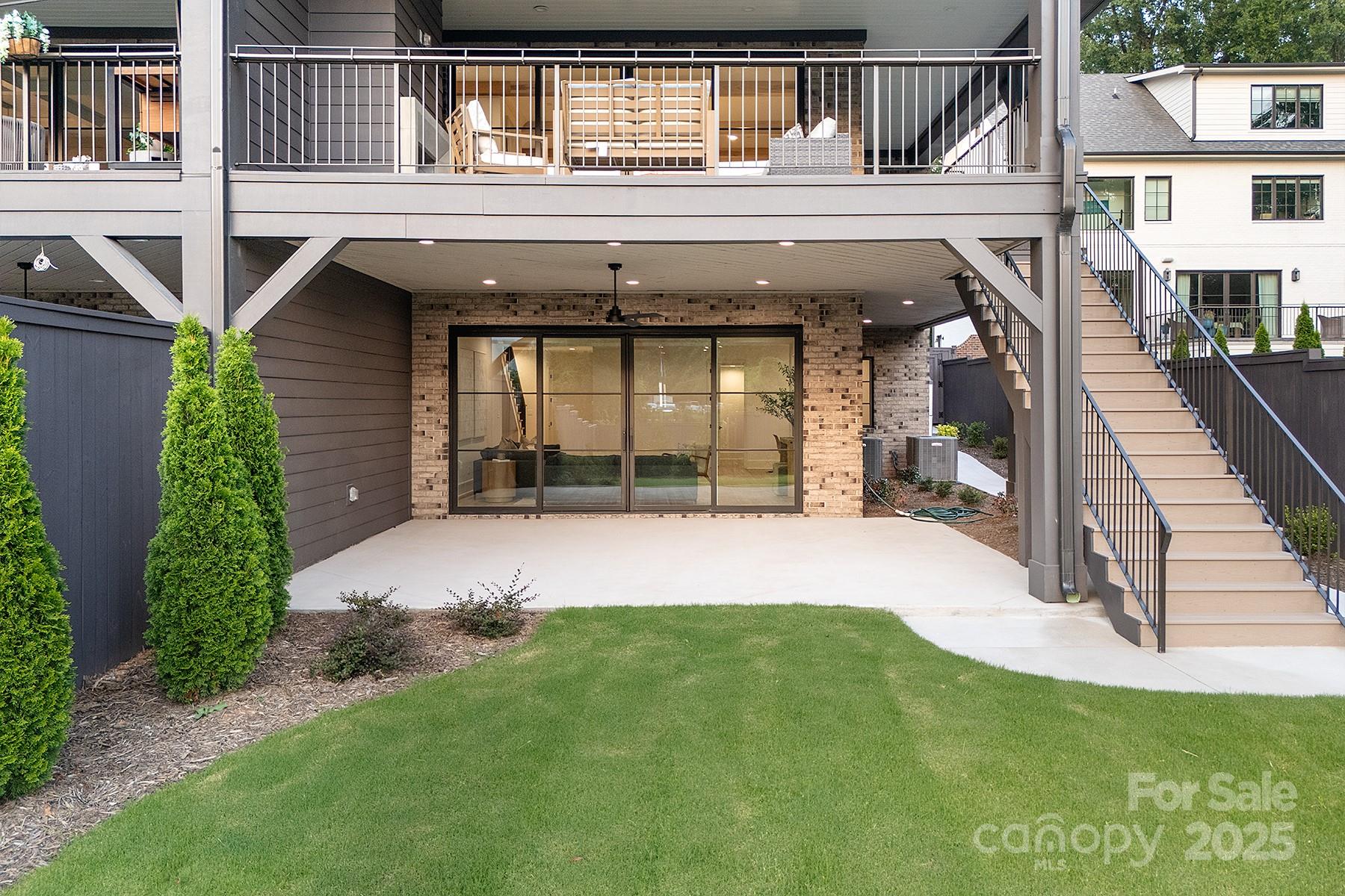 1214 S Kings Drive A