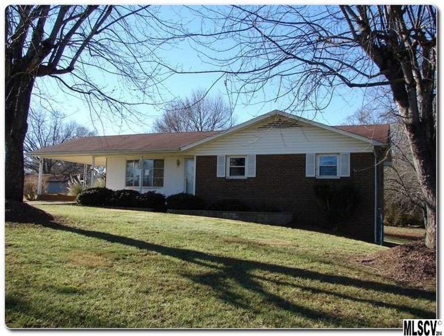 Fantastic brick home which features a partially finished basement with rec room/den and a garage with work utility room. Home also has a very nice screened-in back porch and open deck which overlooks a large private backyard. Very generous sized rooms throughout and an open floor plan. Easy commute to Hickory and close to I-40. (SEE SEPTIC ADDENDUM ATTACHED)