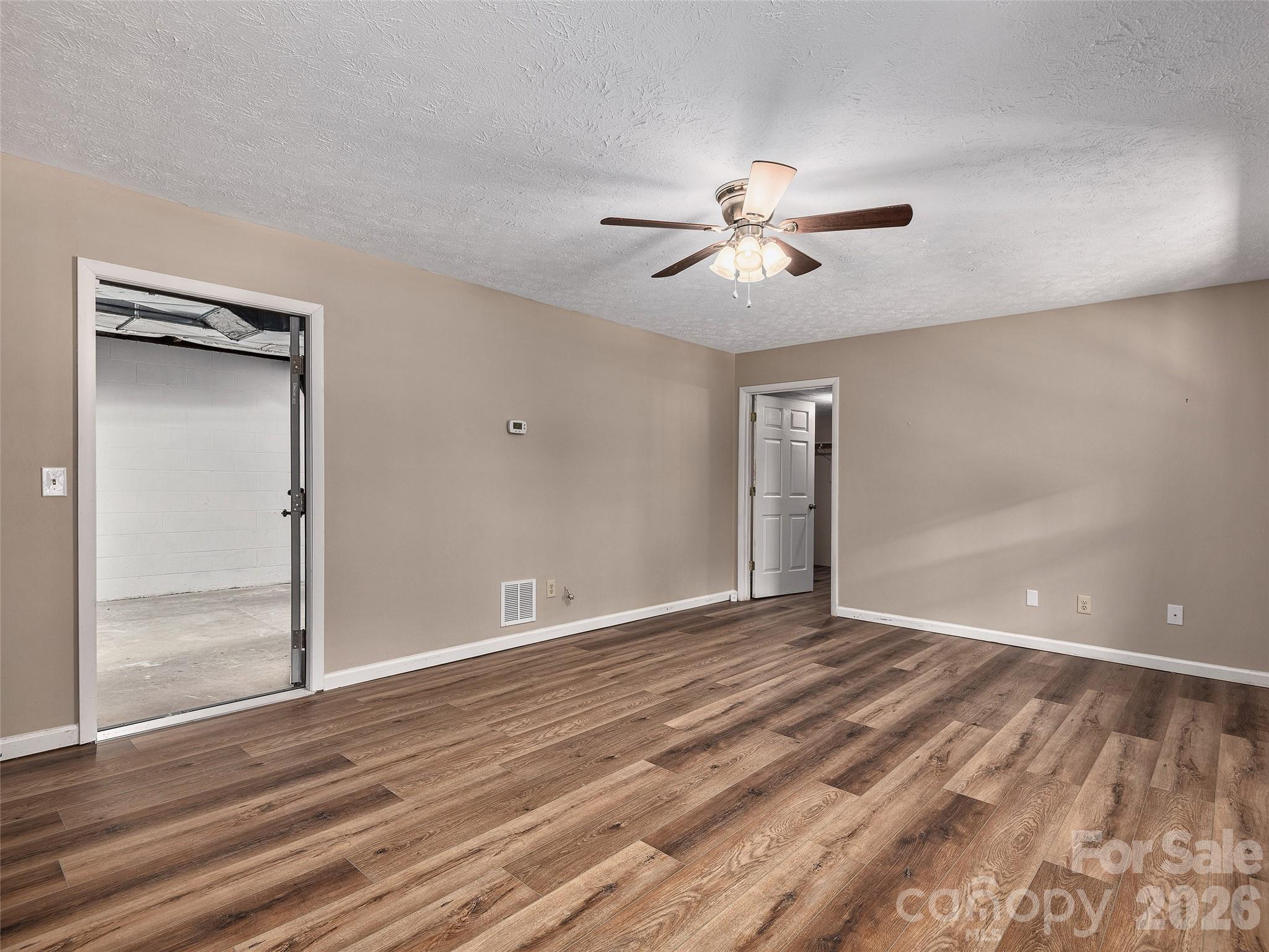 Junaluska Oaks - Residential