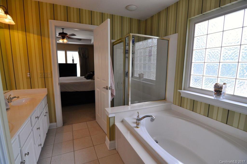 Macaulay - Residential Lease