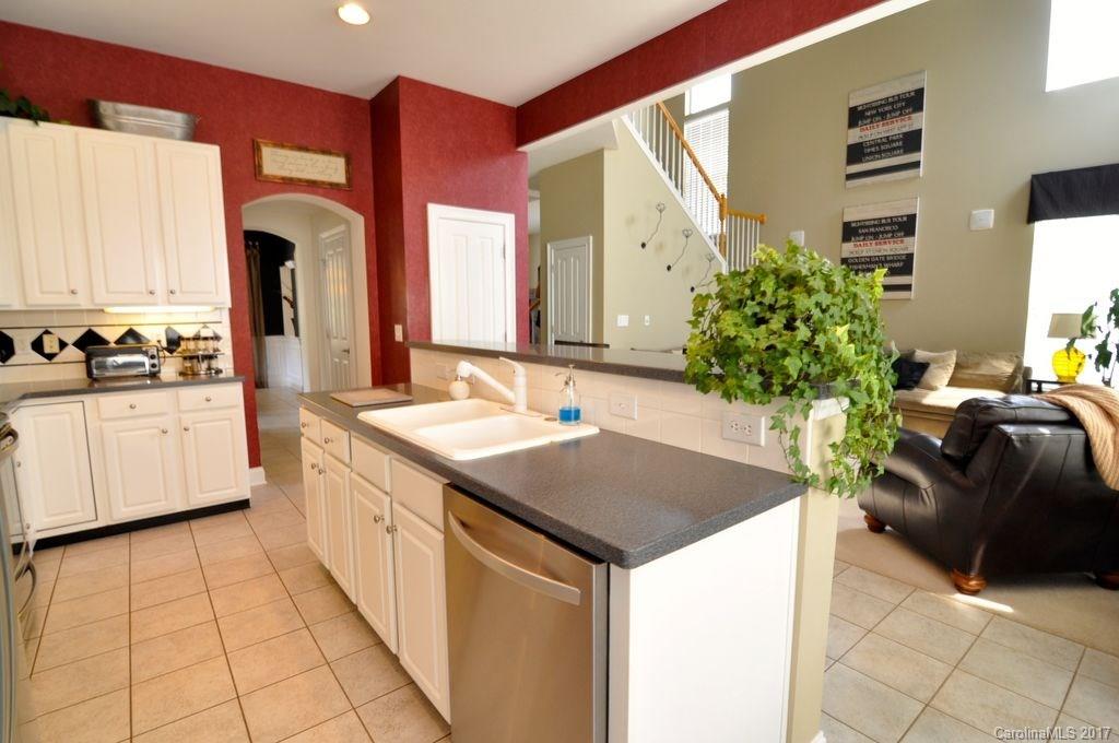 Macaulay - Residential Lease