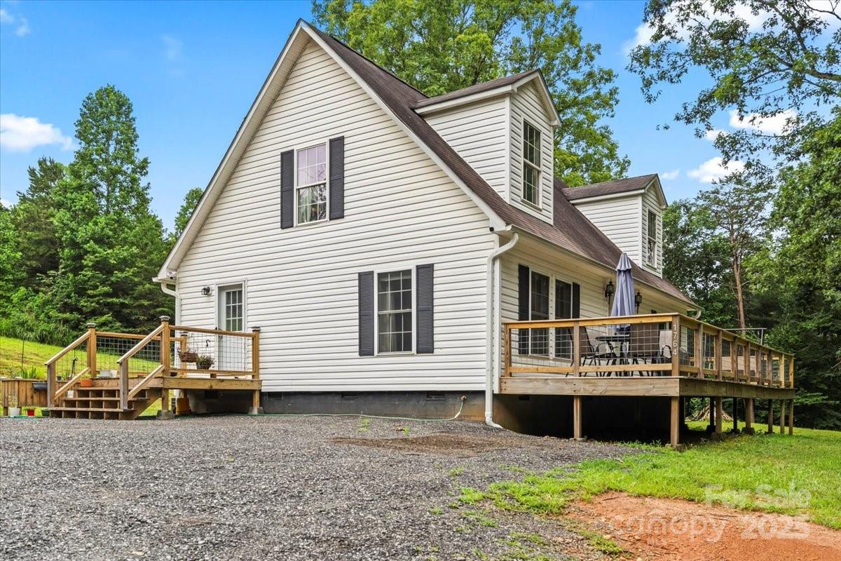 1764 Tomlinson Loop