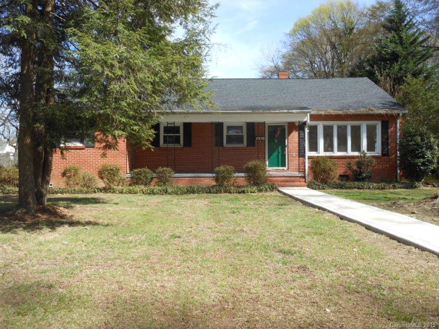 This is a 3 bedroom 1 bathroom brick ranch with a 1 car garage on a large corner lot. This home has great potential with a new kitchen with stainless steel appliances, new cabinets in kitchen, office, laundry and bathroom. All new flooring in the kitchen, office, laundry and bathroom. Very convenient to uptown Gastonia and new shopping in the area.