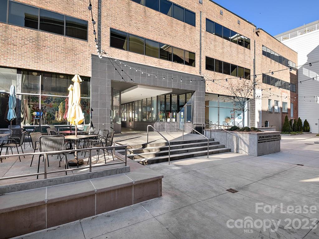 16 Biltmore Avenue 300