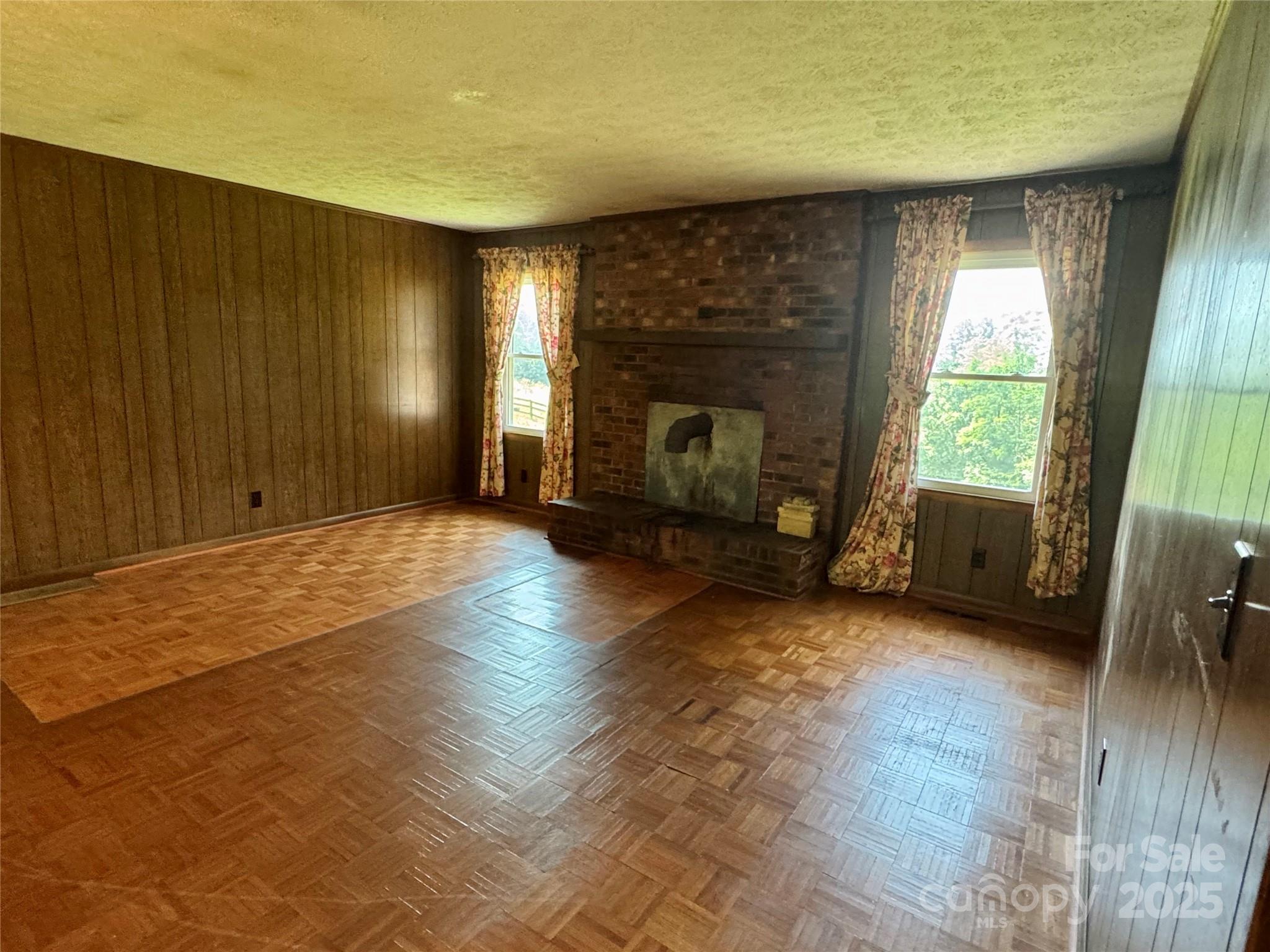 6369 Pinnacle Mountain Road