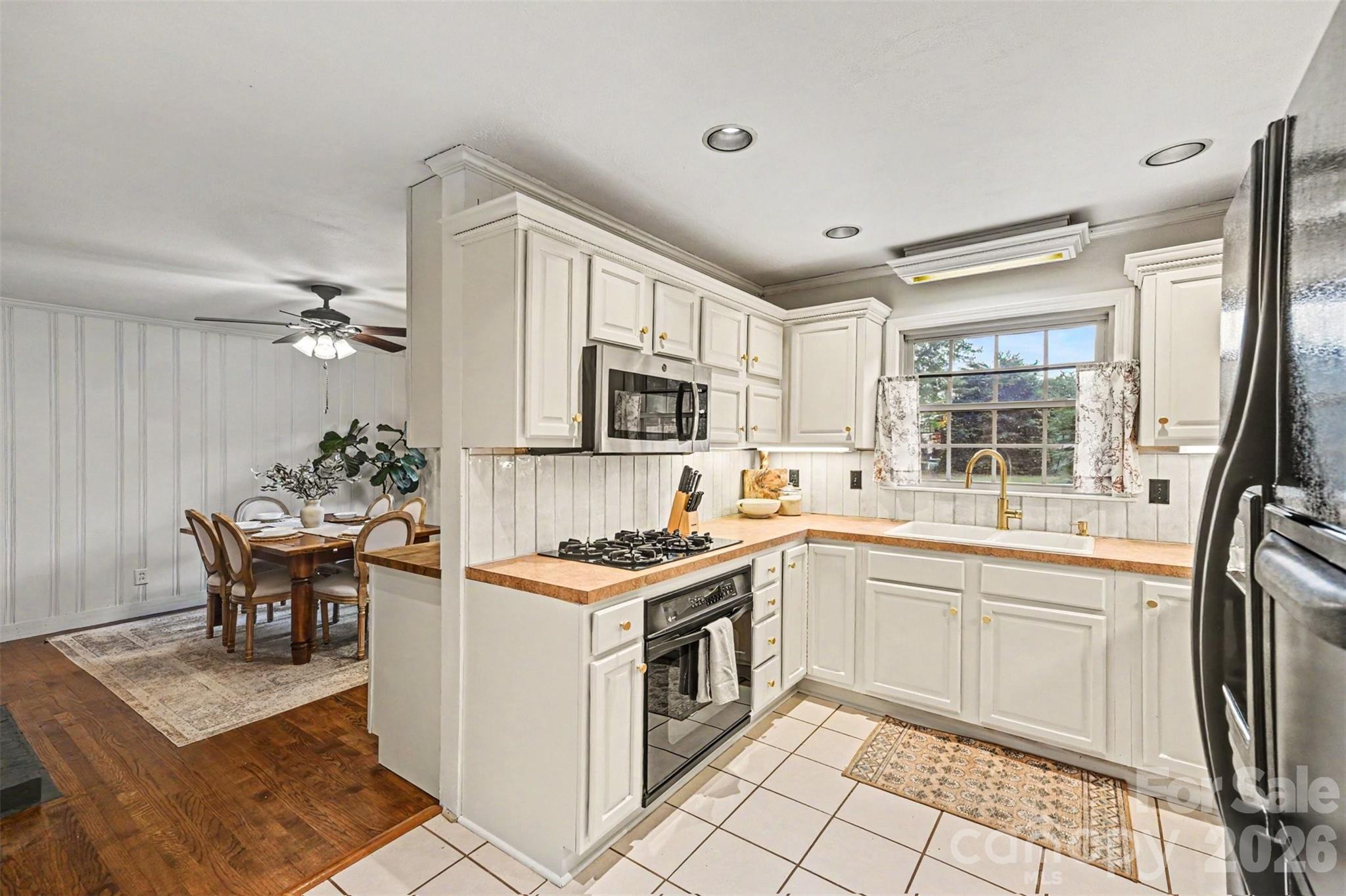 Country Club Estates - Residential
