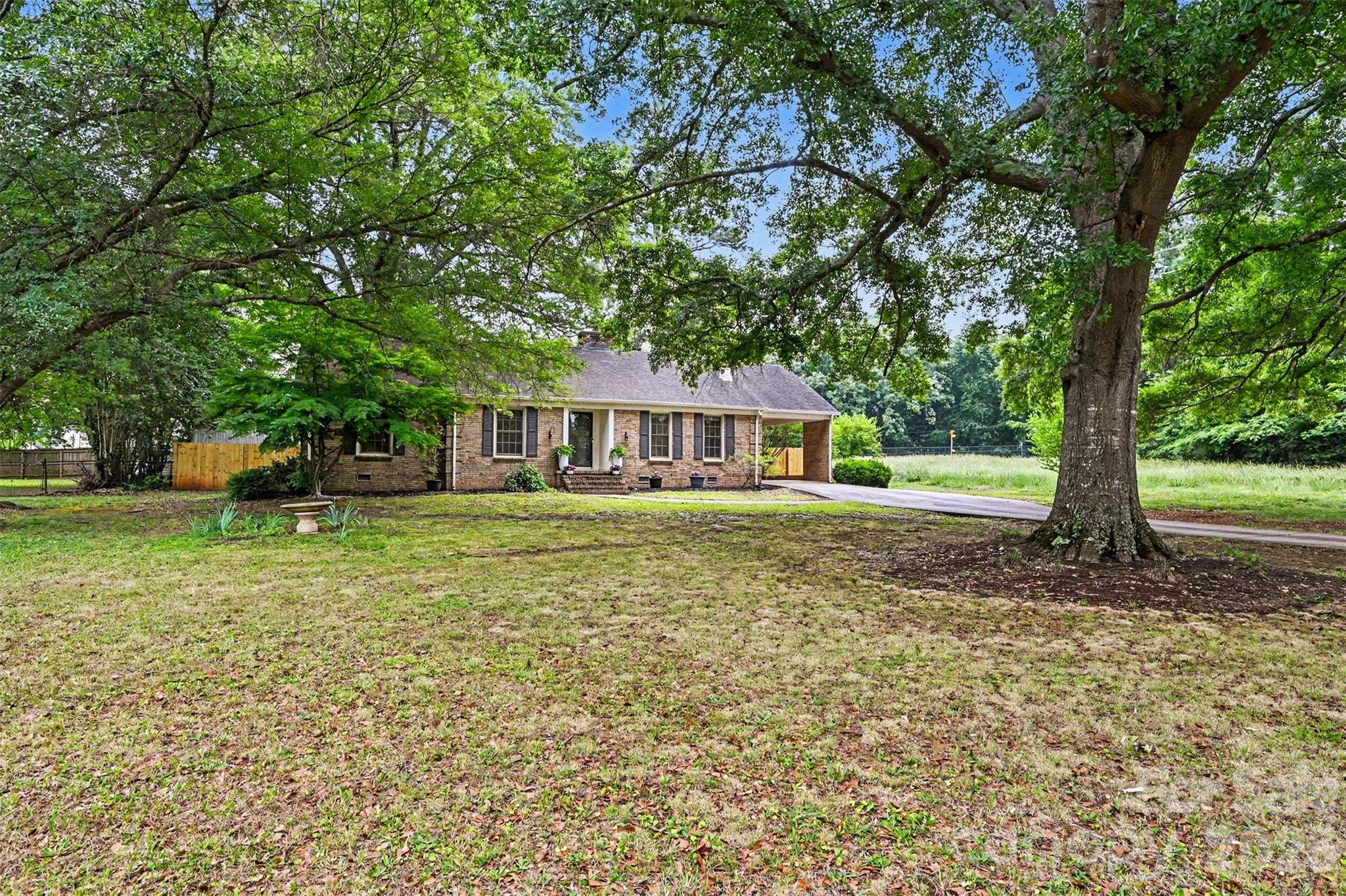 Country Club Estates - Residential