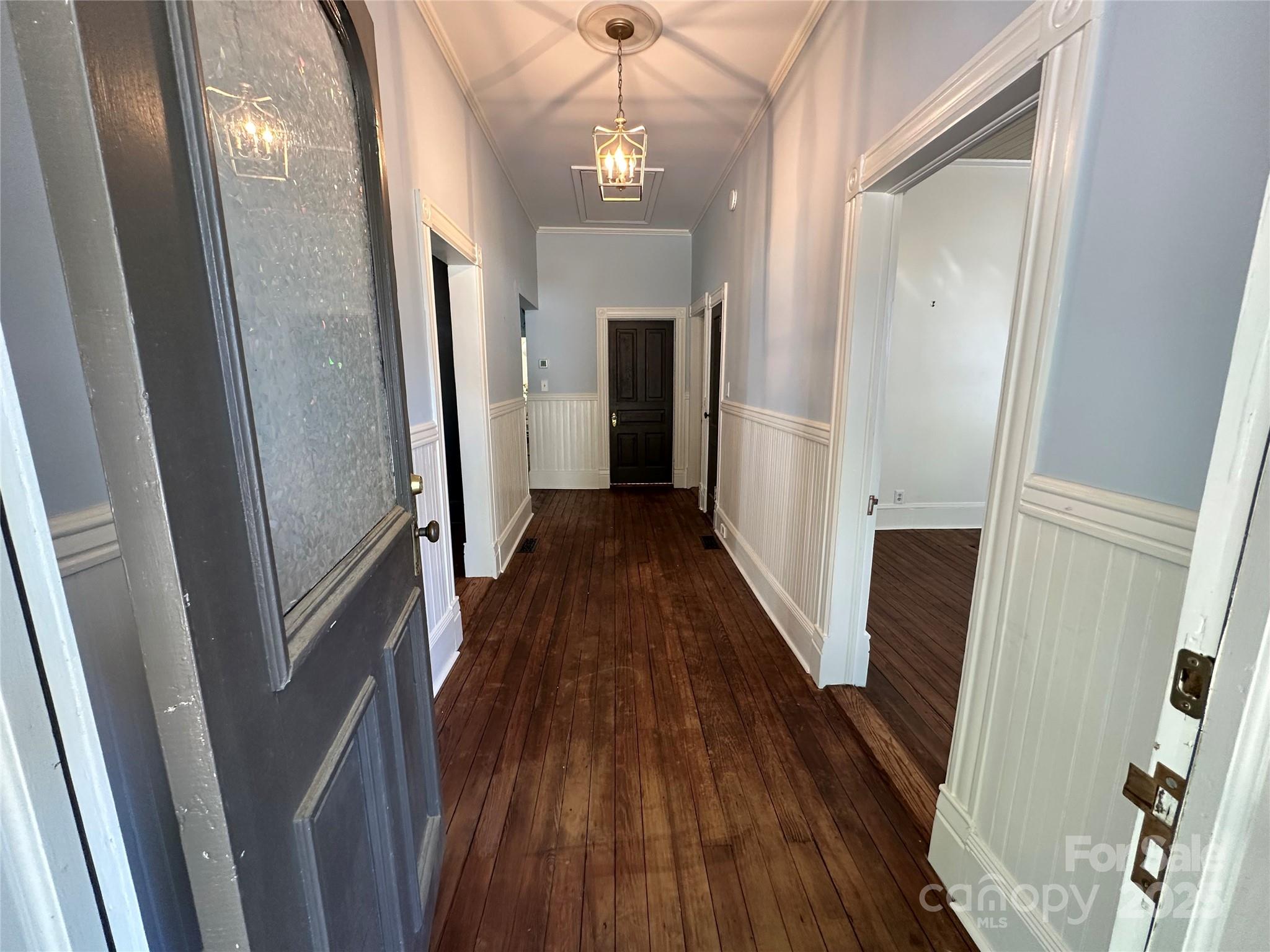 115 E Steele Street