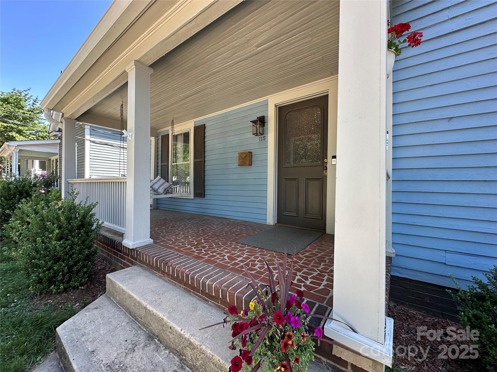 115 E Steele Street
