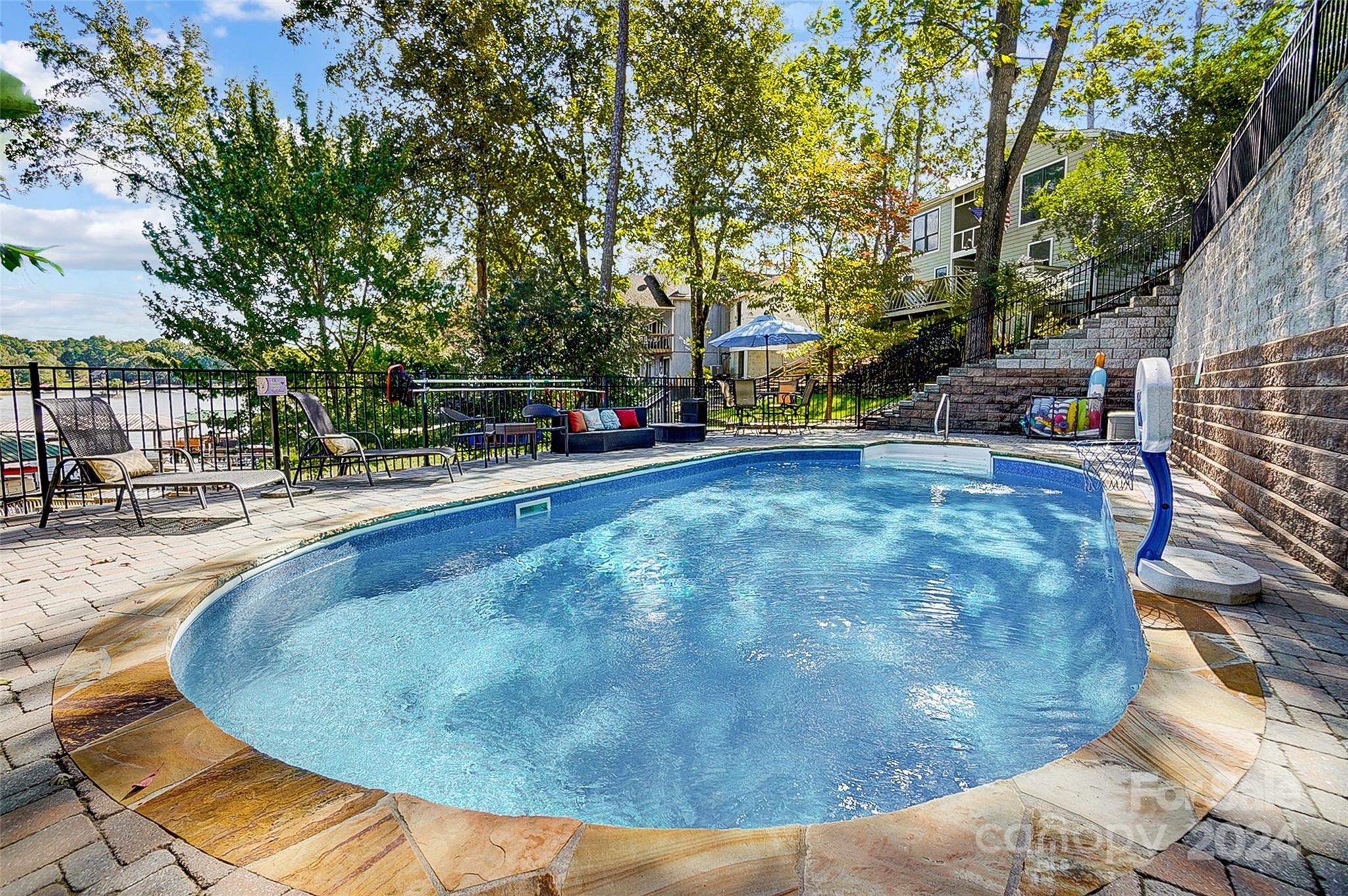 Tega Cay - Residential