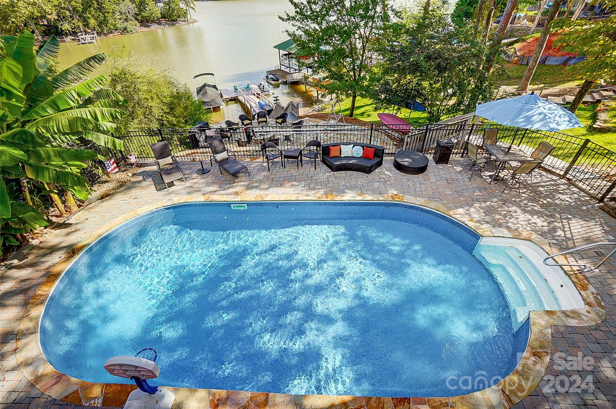 Tega Cay - Residential