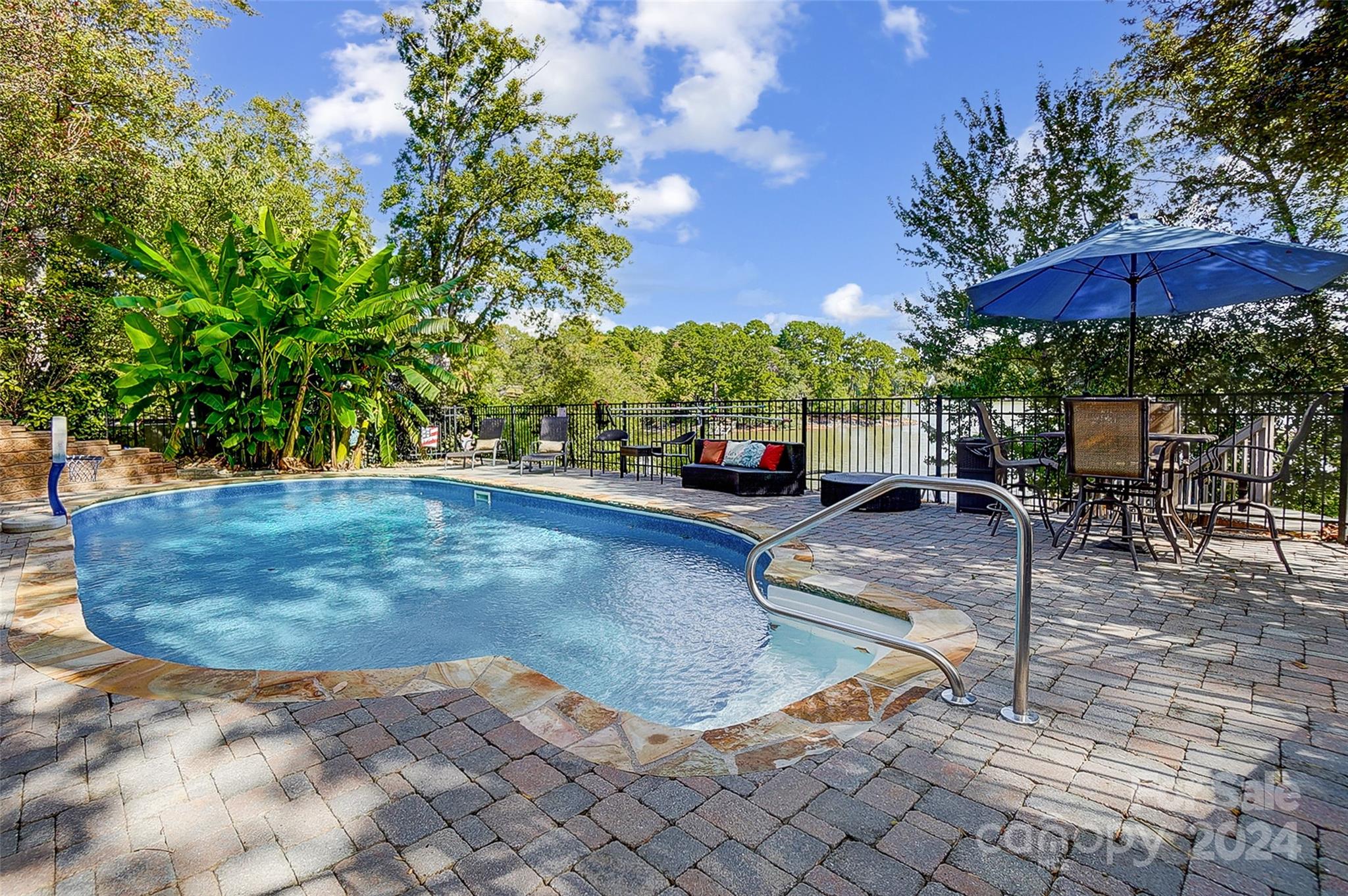 Tega Cay - Residential