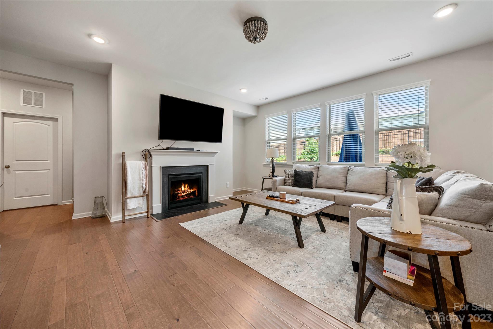 Pleasant Oaks - Residential